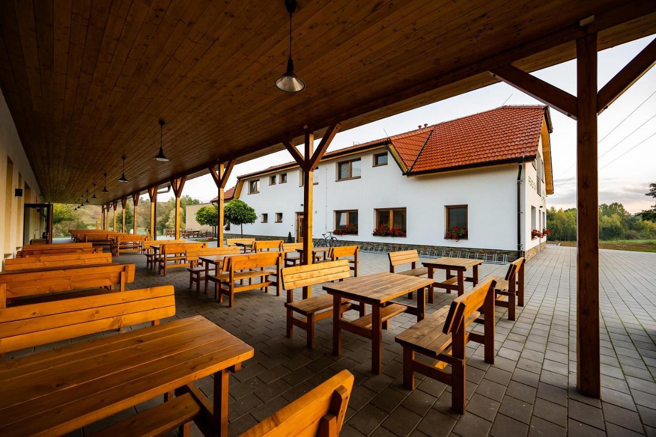 Hotel Na Zeleném statku Rasovice  Exterior foto