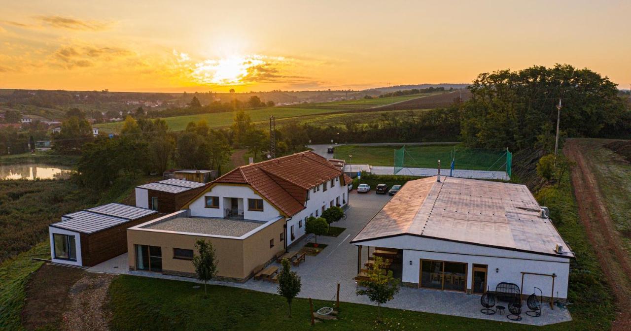 Hotel Na Zeleném statku Rasovice  Exterior foto