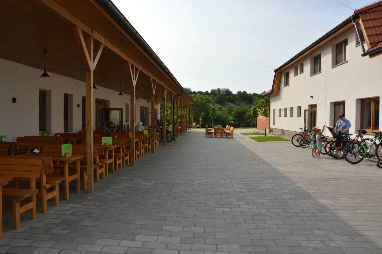 Hotel Na Zeleném statku Rasovice  Exterior foto